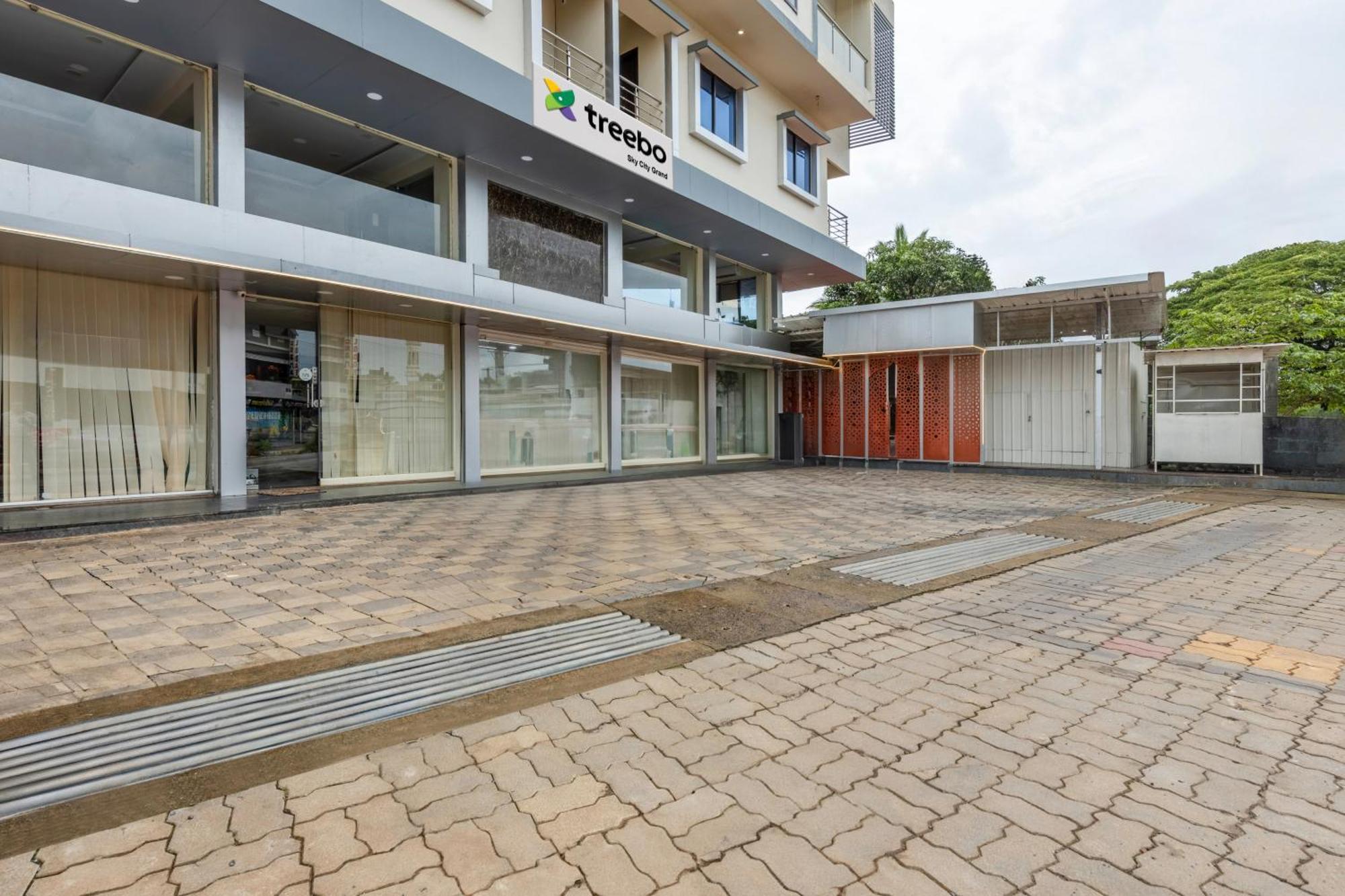 Treebo Sky City Grand, 5 Min From Mangalore Airport Екстериор снимка